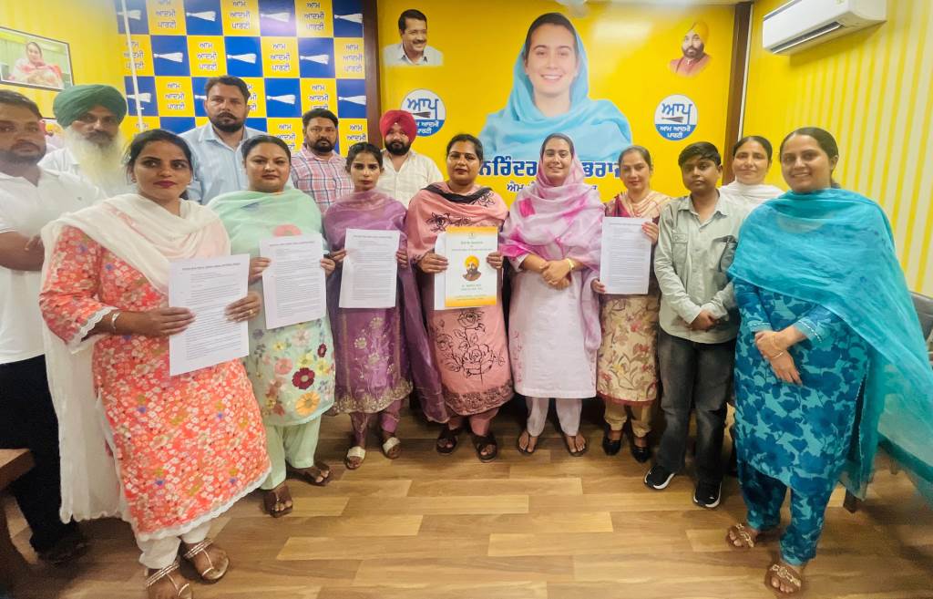 Constituency MLA Bharaj handed over appointment letters to five newly appointed Anganwadi workers